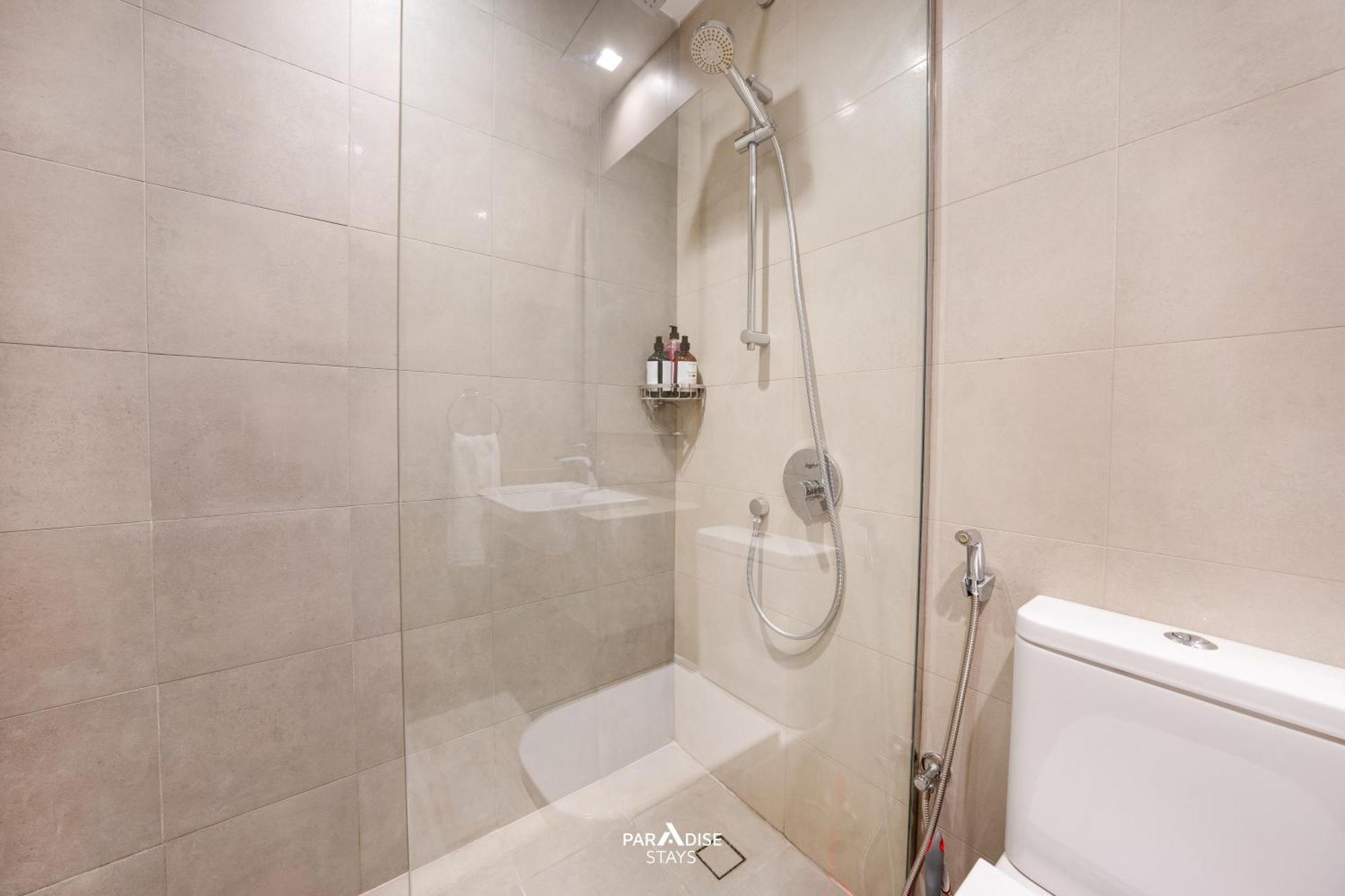 Burj Khalifa & Downtown Views - Prime Location Apartment Dubai