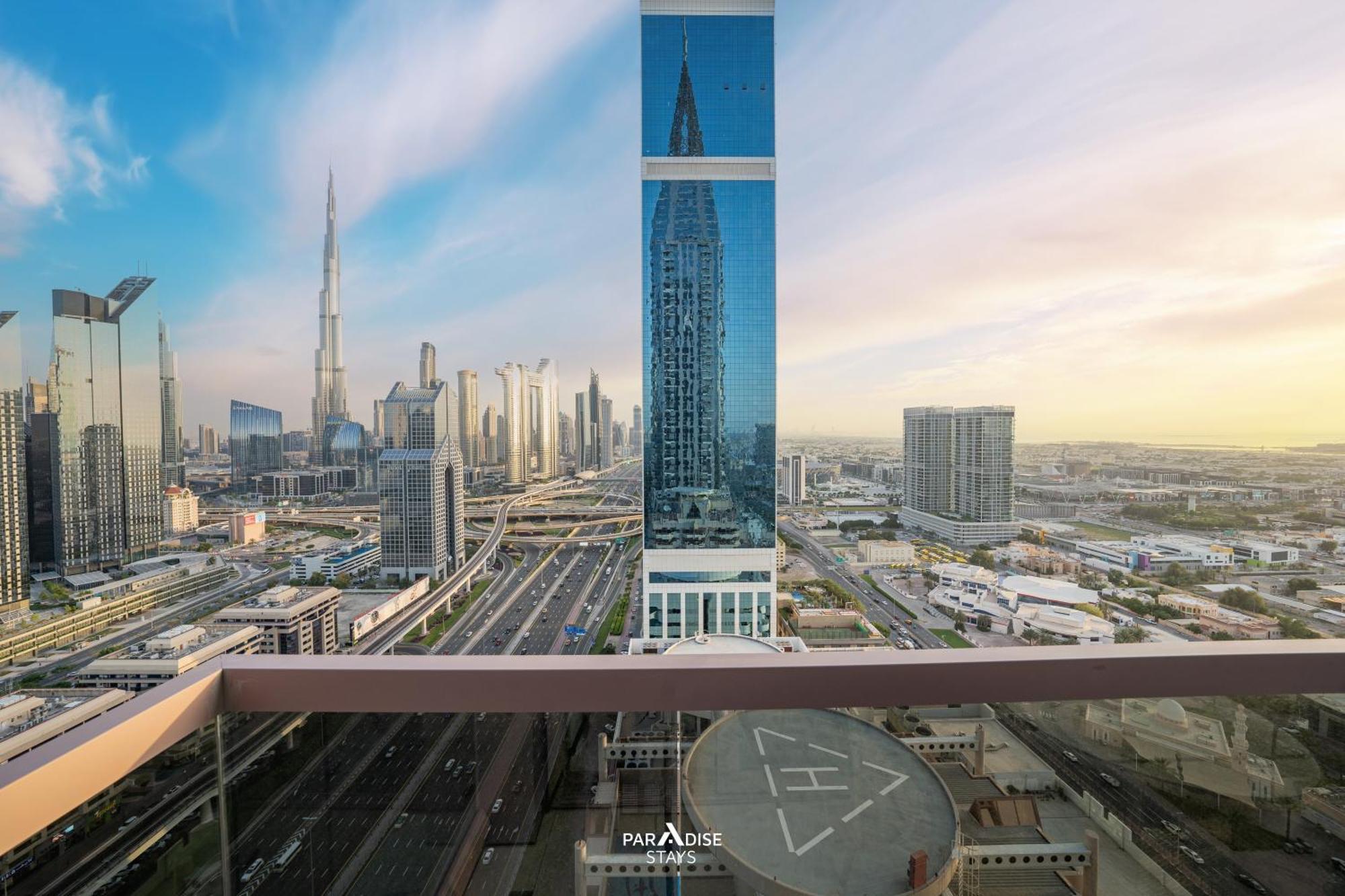 Burj Khalifa & Downtown Views - Prime Location Apartment