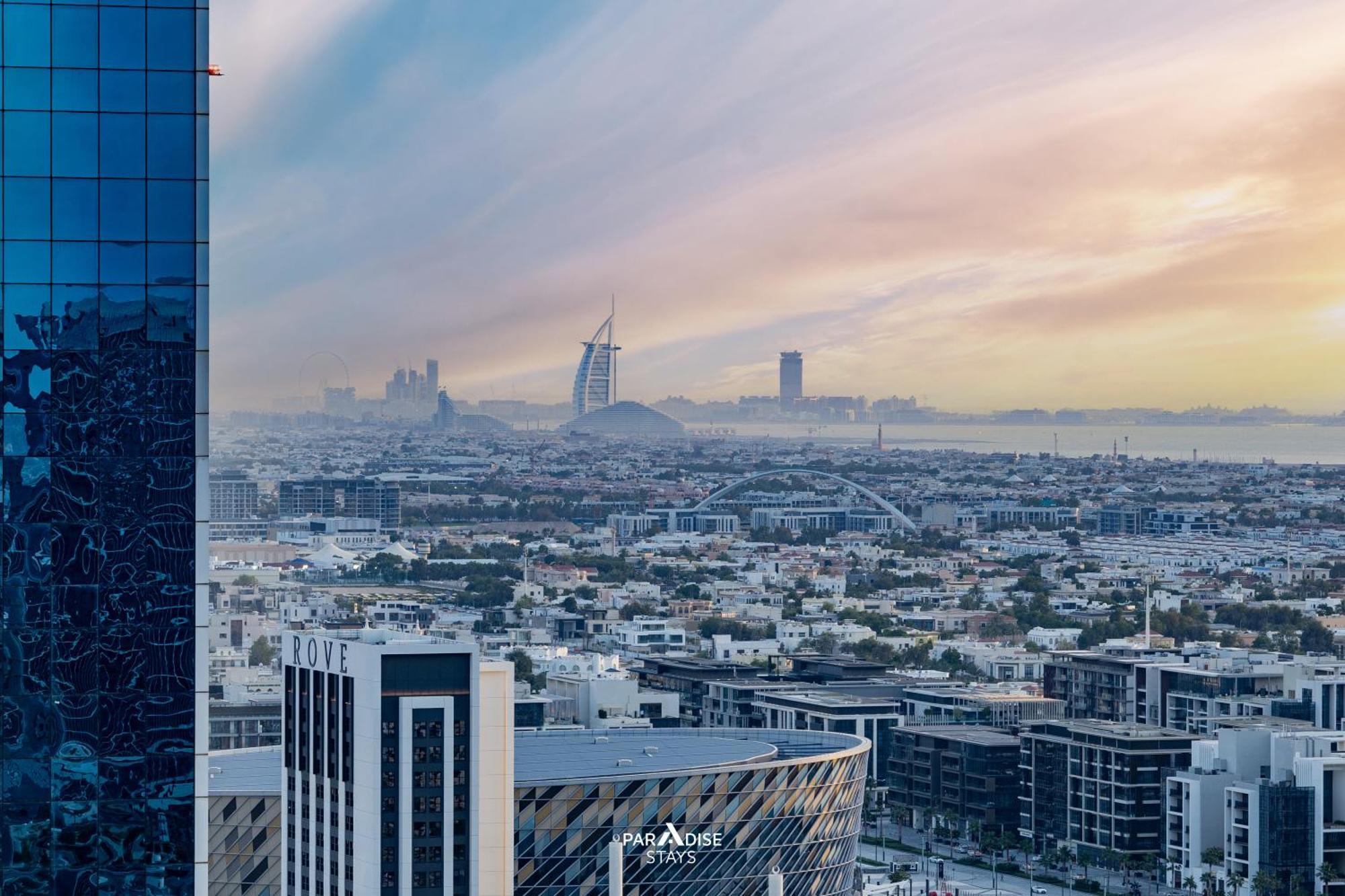 Burj Khalifa & Downtown Views - Prime Location * Dubai